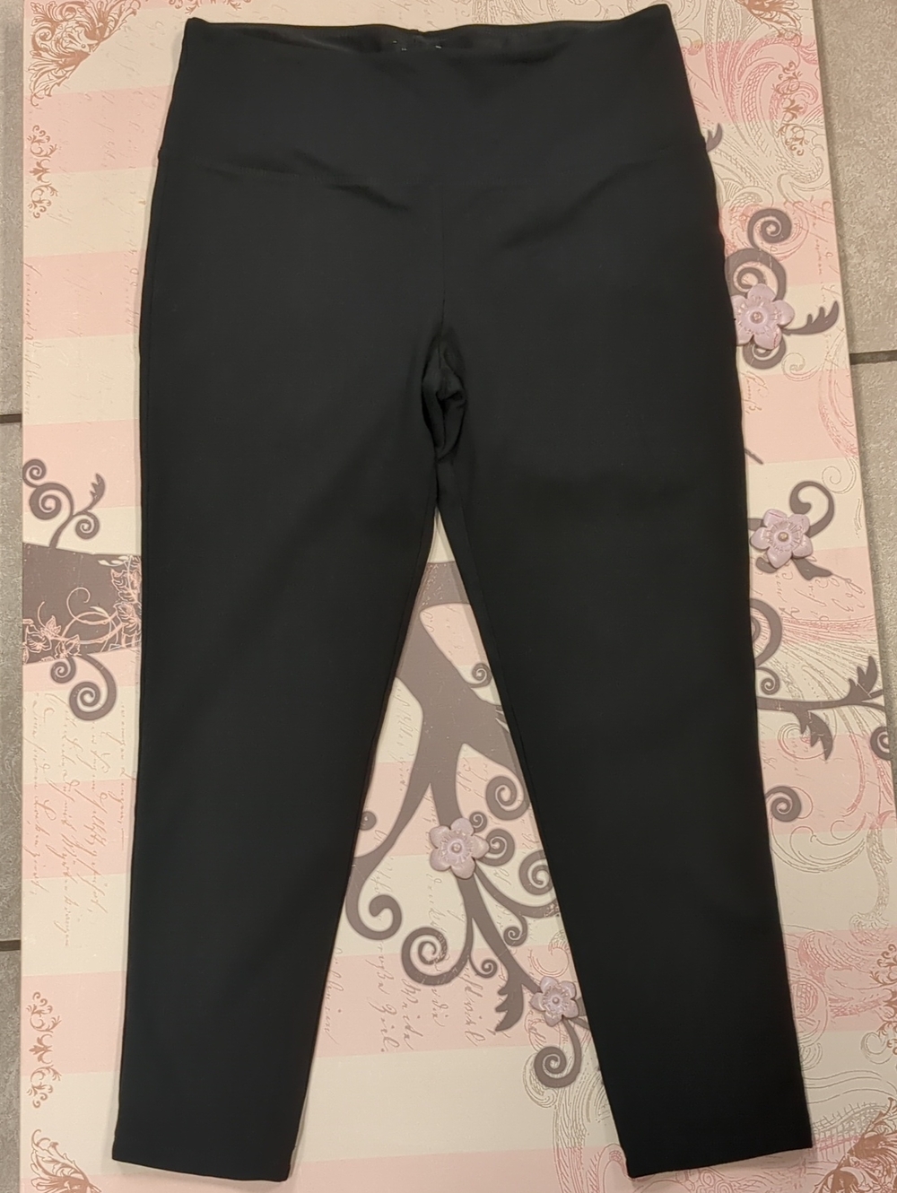 Jones New York Black Pull-On Slim Leg Leggings